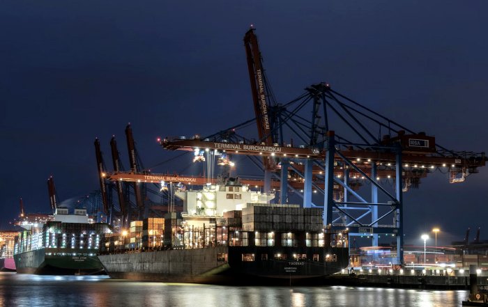 Article Image for Reshaping International Trade Through Technological Modernization